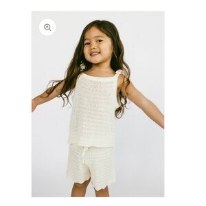 Fostered collection ivory crochet set